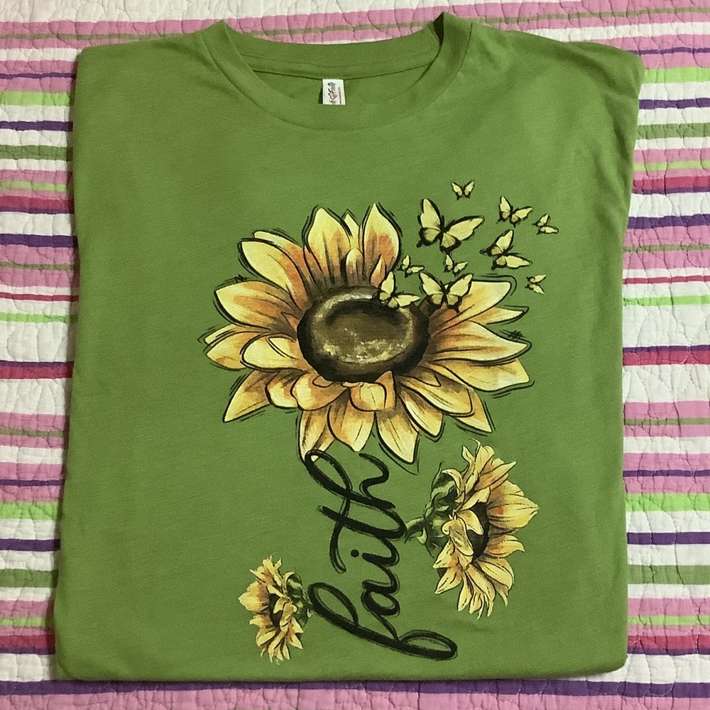 Women’s love in faith T-shirt - Picture 4 of 5
